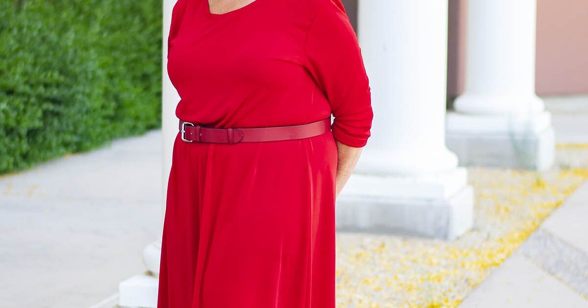 What Color Jewelry Goes With a Red Dress | Upstyle What Color Jewelry Goes With a Red Dress | Upstyle