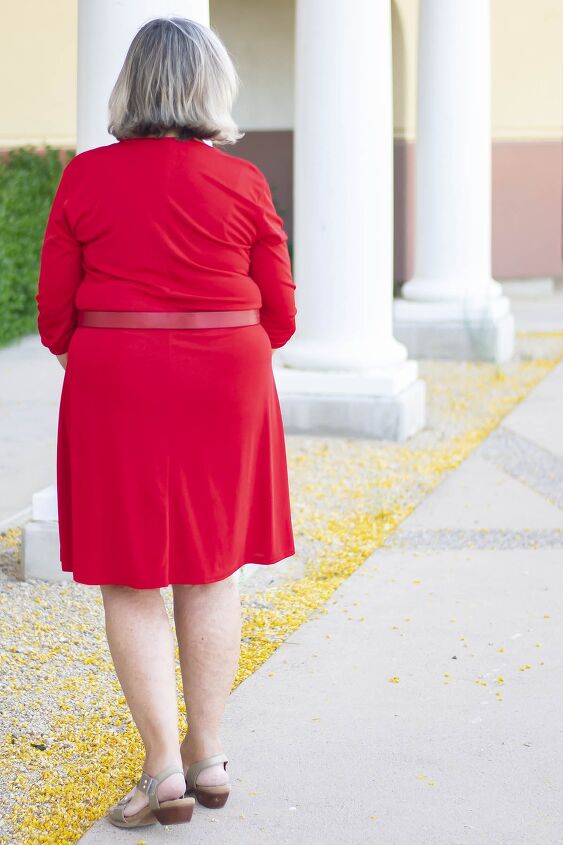 What Color Jewelry Goes With a Red Dress | Upstyle What Color Jewelry Goes With a Red Dress | Upstyle