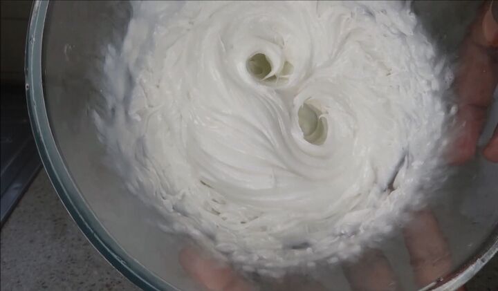 how to make whipped coconut oil body butter infused with tea, What happens when you whip coconut oil