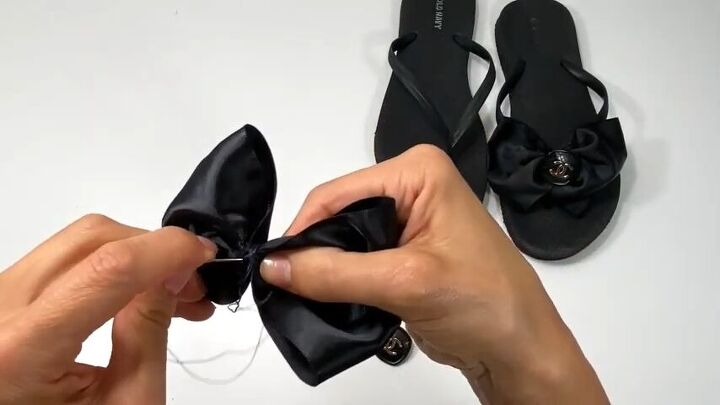 4 simple steps to make gorgeous expensive looking flip flops, DIY flip flops with ribbon