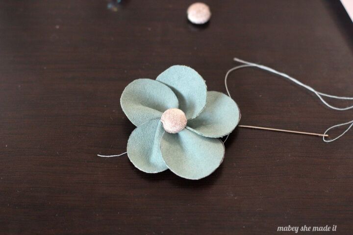 how to make a suede flower comb