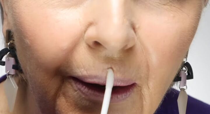 how to do luscious lip makeup for older women, Applying lip primer before lipstick
