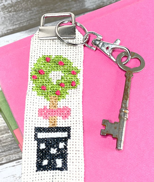 how to cross stitch a topiary key ring