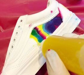 how to tie dye white canvas shoes