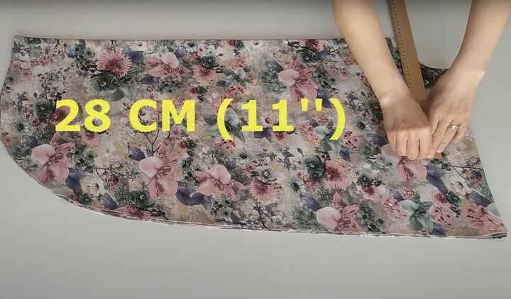 how to make a quick easy diy summer dress from scratch, Measuring the armholes