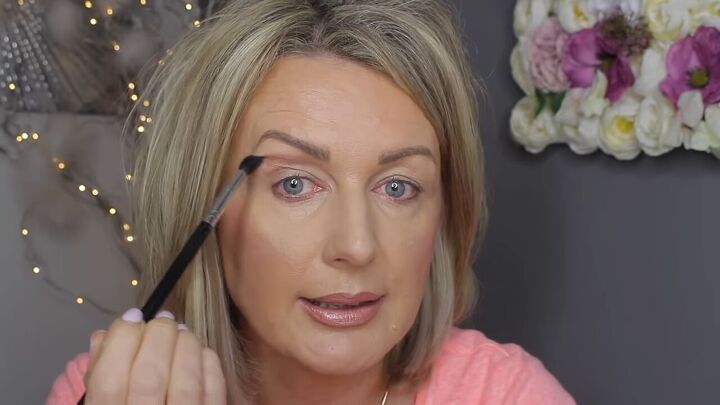 hooded eyes let s learn how to quickly and easily find your crease, Blending the eyeshadow up