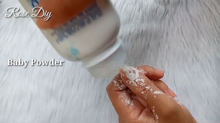 how to make fake nails with toilet paper baby powder, Applying baby powder to the DIY fake nails