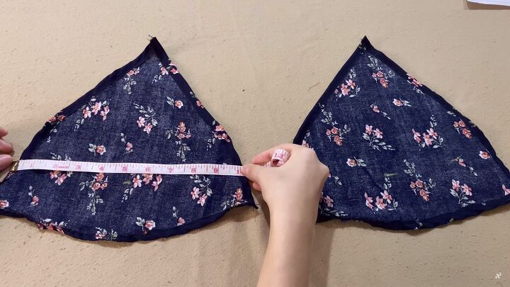 2 super cute diy halter tops to make for the perfect summer vibes, Measuring the cups