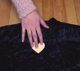 3 cute thrift flips that you can easily try at home, Cutting out a heart for the DIY