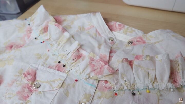 3 cute thrift flips that you can easily try at home, Placing the ruffles on the shirt