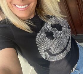 how to style rhinestone t shirts, How cute is this smiley tee and matching smile belt buckle