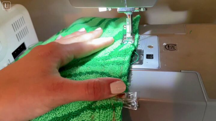 how to sew shorts a matching a tote using an old beach towel, Sewing the side seams