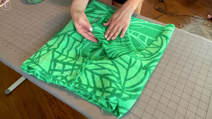 how to sew shorts a matching a tote using an old beach towel, Aligning the leg pieces