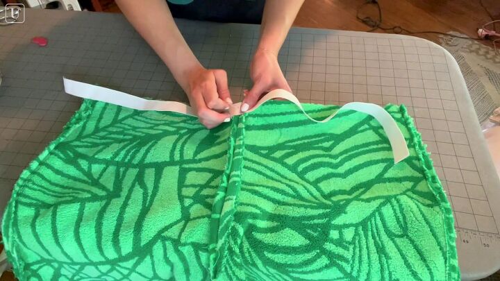 how to sew shorts a matching a tote using an old beach towel, Pinning elastic to the shorts