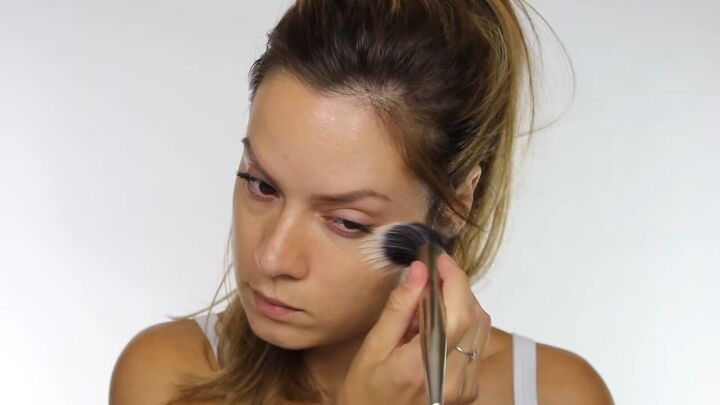 try this soft light summer makeup without foundation, Using tinted moisturizer in summer