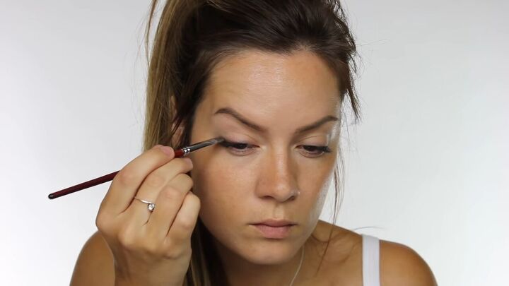 try this soft light summer makeup without foundation, Applying dark brown eyeshadow