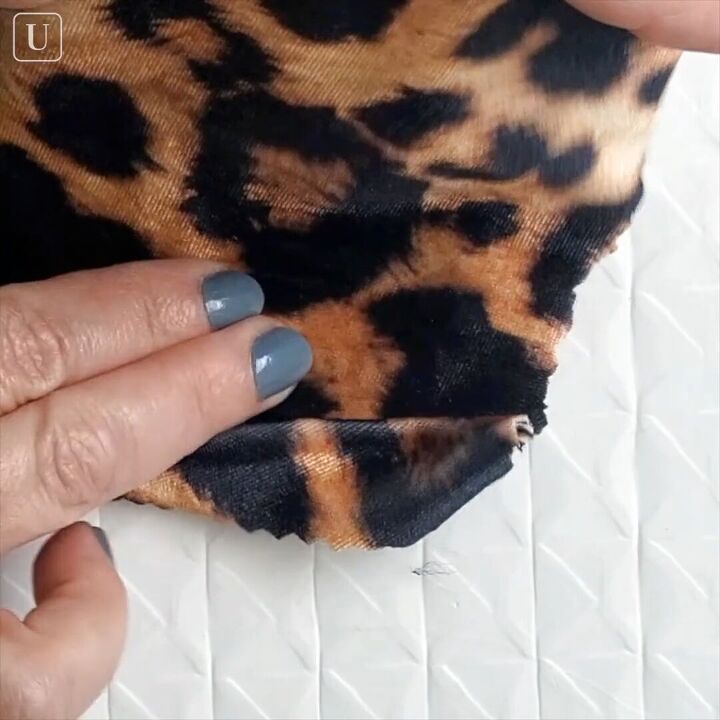 how to make a diy small jewelry box out of an old mint tin, Sticking the fabric into place