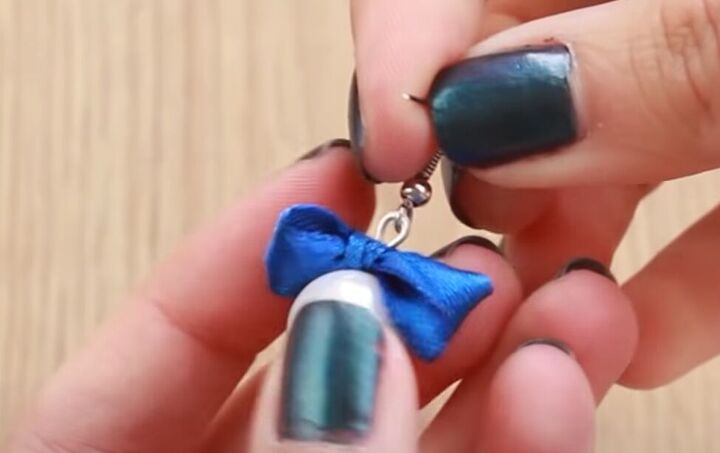 how to make dainty diy pearl bow earrings using a dinner fork, Closing the headpin loop
