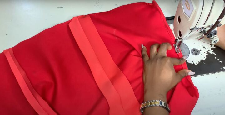 how to make a pencil skirt with a front slit, Sewing the bias tape