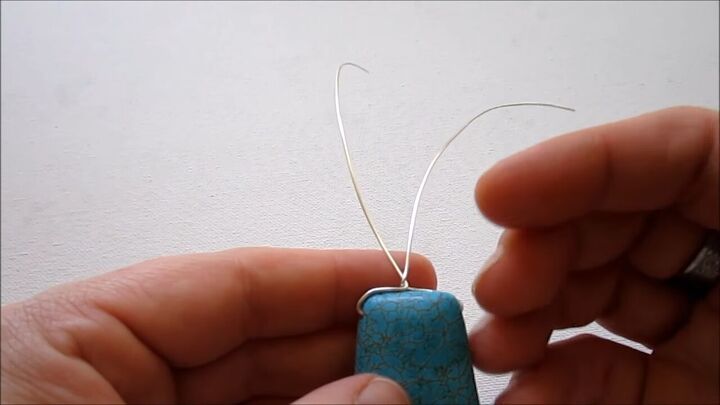 easy steps to make your own gorgeous wire spiral and bead pendant, Wire wrap a bead