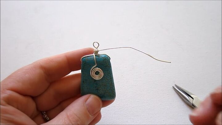 easy steps to make your own gorgeous wire spiral and bead pendant, Wire wrapping techniques