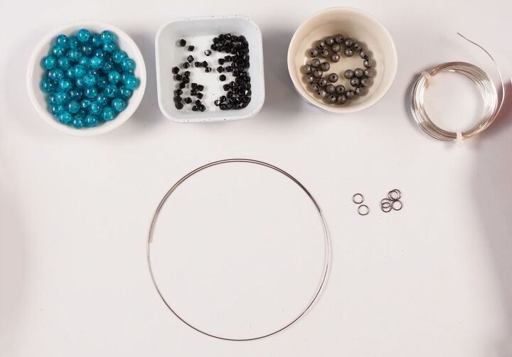 Memory Wire Necklace Tutorial: Make a Statement | Upstyle