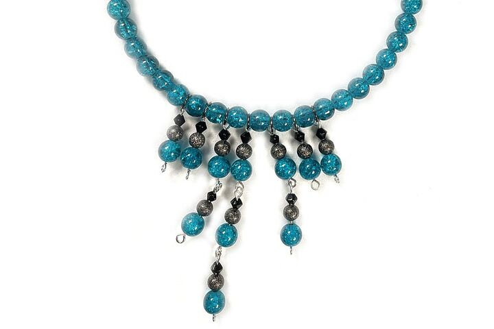 Memory Wire Necklace Tutorial: Make a Statement | Upstyle