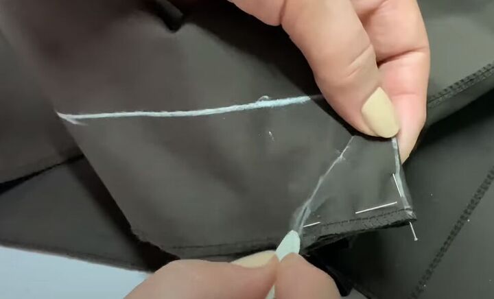 how to sew a long skirt with an elastic waist back slit, Drawing the long edge in chalk