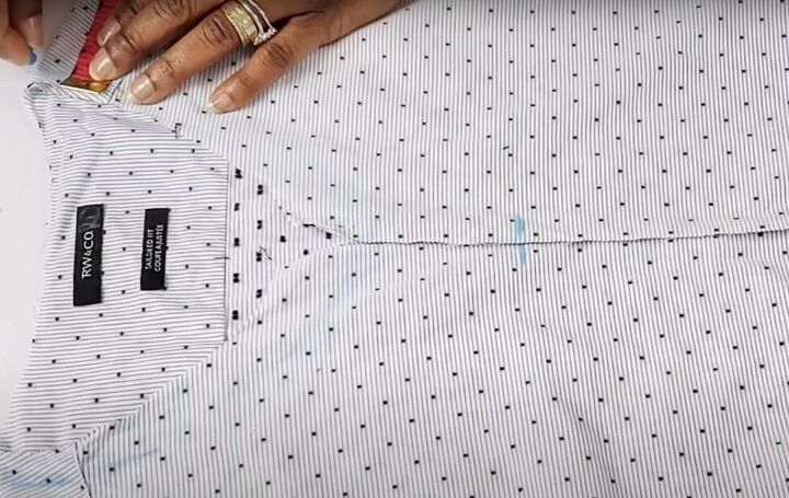 how to turn a men s shirt into a cute top in a few simple steps, Marking the V neckline
