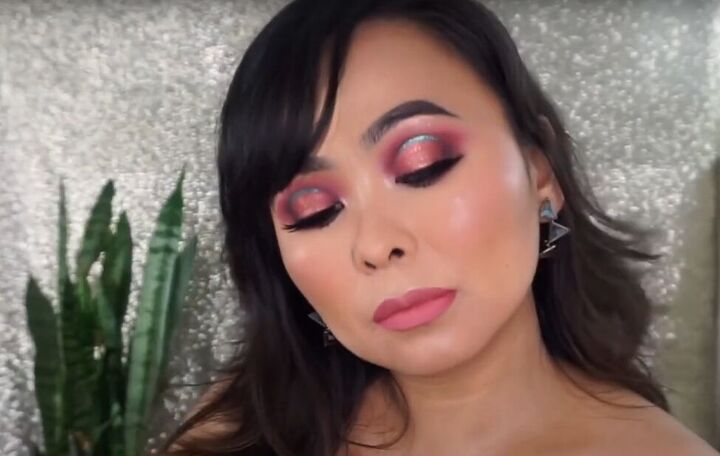 how to do a rose gold eyeshadow look with a metallic halo, Rose gold eyeshadow look
