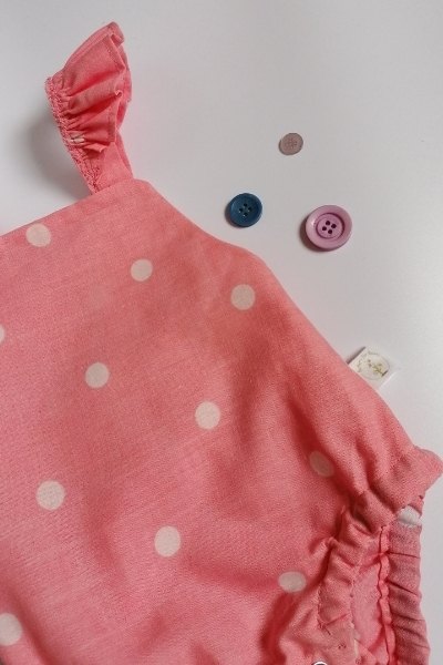 how to make clothes labels out of pillowcases, Photo Buttons for Beans