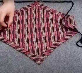 how to make a trendy crochet top without crocheting, Threading yarn through hem