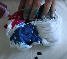 how to make a diy festival outfit with tie dye fringe beads, Tie dying with different colors