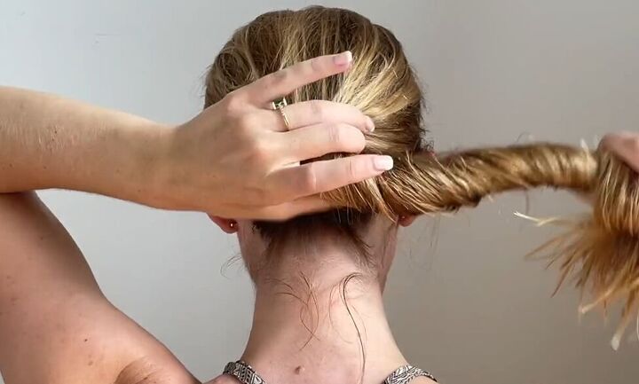 4 cute hairstyles with wet hair that are quick easy to do, Twisting the ponytail into a spiral bun
