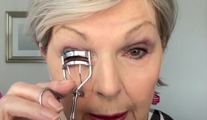 how to curl lashes use eyelash curlers for older women, How to use eyelash curlers