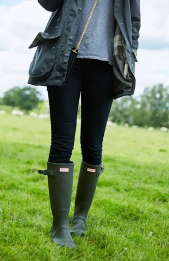 10 british style clothing staples the elements of british fashion, Wellington boots in olive green