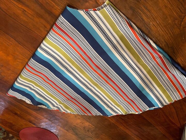making a skirt from a thrifted 4 table cloth