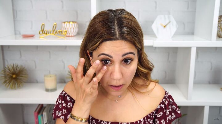 how to do simple everyday makeup you can take from day to night, Applying concealer with fingers