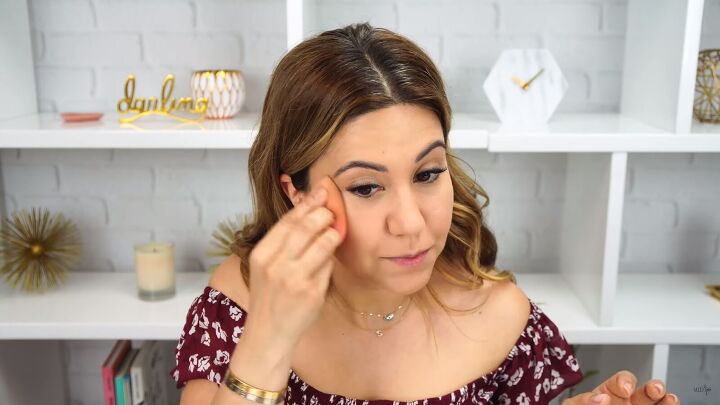 How To Do Simple Everyday Makeup You Can Take From Day To Night Upstyle how-to-do-makeup-without-foundation-tips-tutorial-artofit