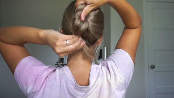 looking for claw clip hairstyles here are 6 super easy ideas, Looping the combined sections