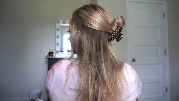 looking for claw clip hairstyles here are 6 super easy ideas, Half up claw clip
