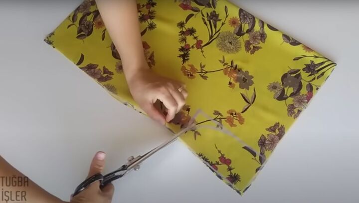 how to sew a diy bardot top with cute puff sleeves, Joining the two points on a curve