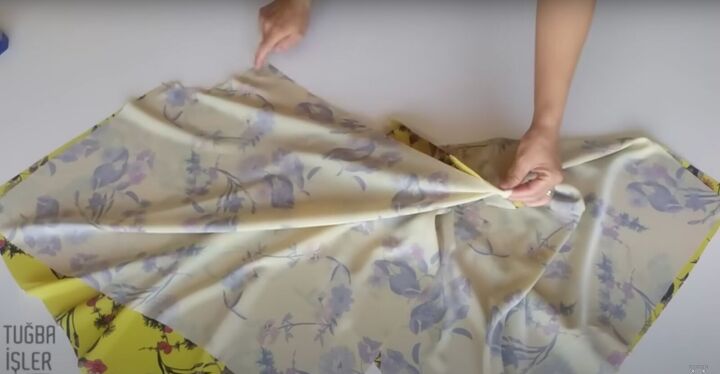 how to sew a diy bardot top with cute puff sleeves, Gathering in the corners
