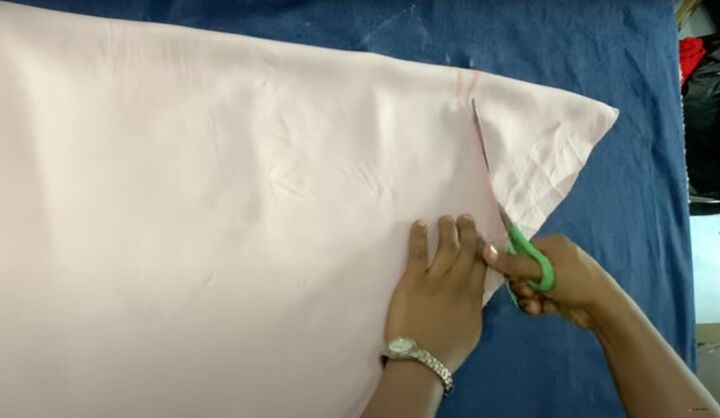 How to Make a DIY Circle Dress With a 180-Degree Flare Skirt | Upstyle How to Make a DIY Circle Dress With a 180-Degree Flare Skirt | Upstyle