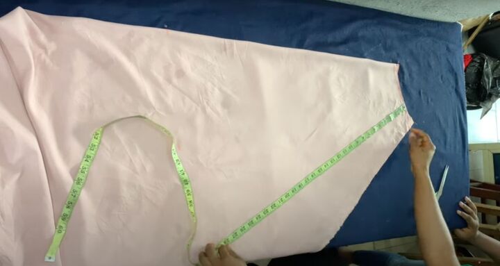 How to Make a DIY Circle Dress With a 180-Degree Flare Skirt | Upstyle How to Make a DIY Circle Dress With a 180-Degree Flare Skirt | Upstyle