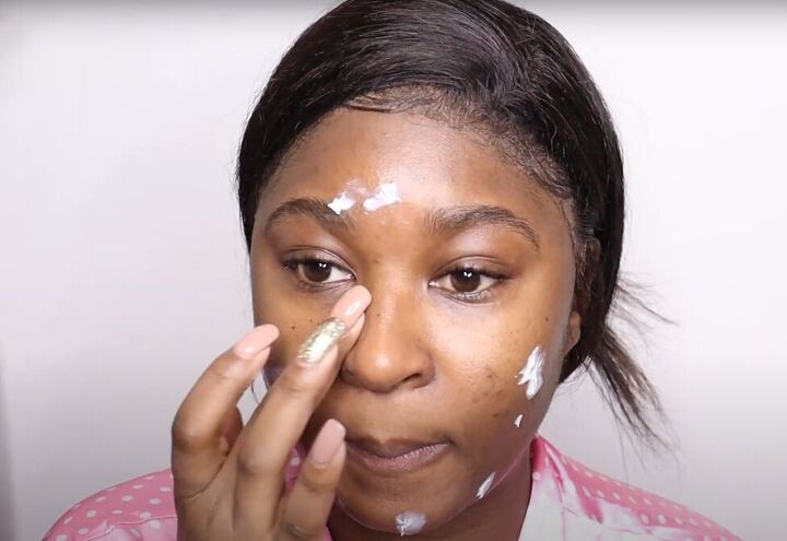 how to do a clean girl makeup look easy natural looking makeup, Applying moisturizer