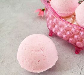 How to Make a Bubble Gum Bath Bomb Upstyle