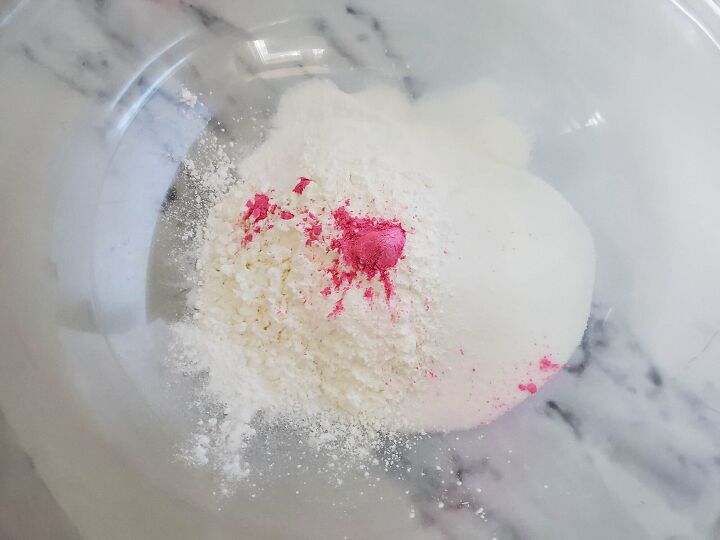 how to make a bubble gum bath bomb