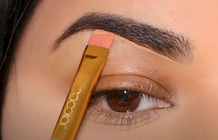 this 5 minute spotlight eye technique will become your favorite look, Adding concealer below the brow