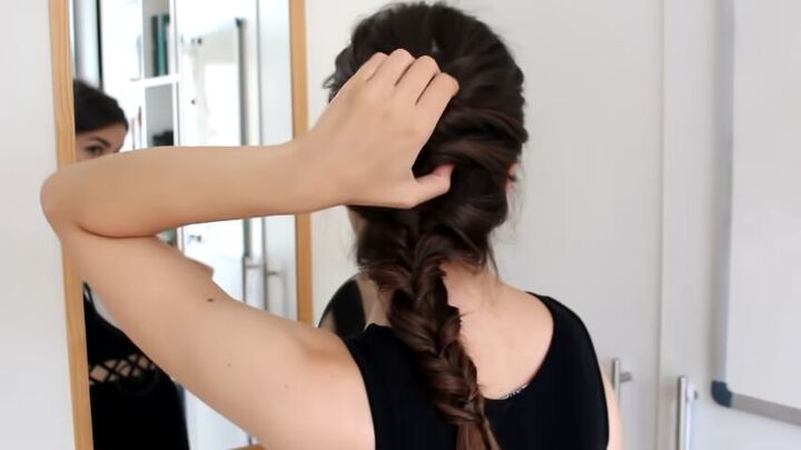 how to do a topsy tail braid without using a topsy tail tool, Pulling everything down to cover the elastics